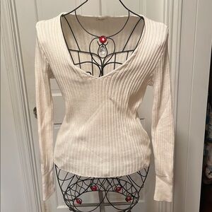 💰💰💰3 for 12$💰💰💰Cream Ribbed V-Neck Sweater-Size Small